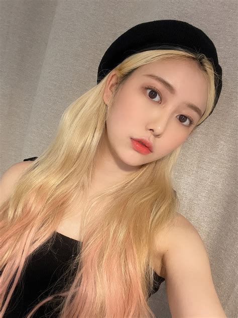 Hyebin for Maxim Korea : Momoland