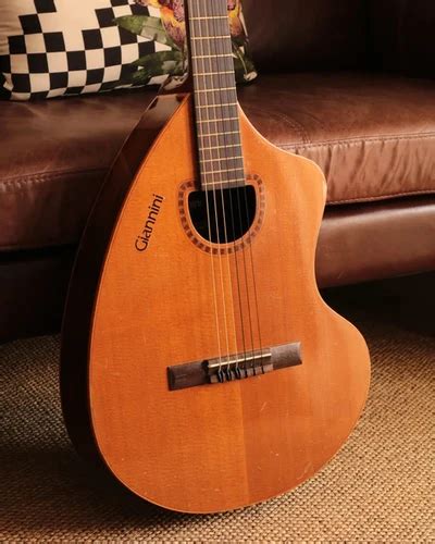O Que Torna O Modelo Craviola Tão Especial - Craviola Giannini dos Anos 70!! | Ascia Guitars