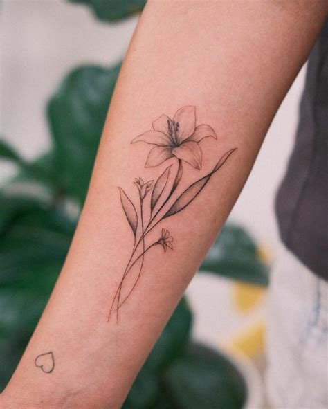 lily flower tattoo ideas
