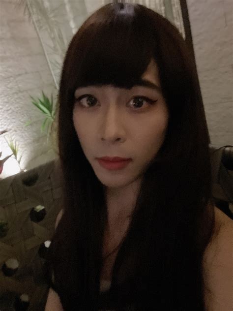 I like how I look in this photo : r/Asiantraps