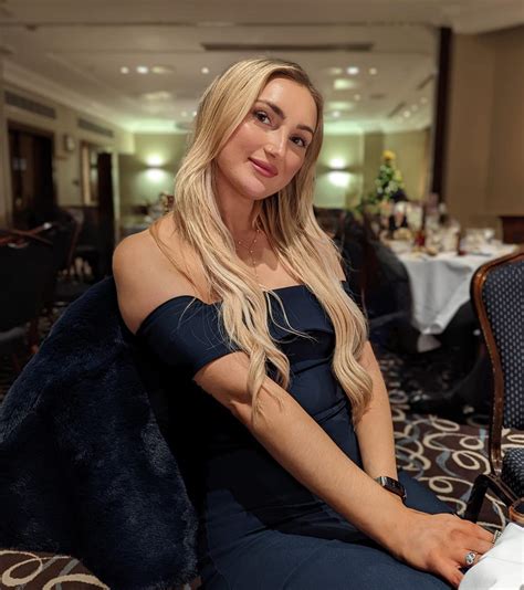 Louisezus - put some clothes on for the first time this week 🥂 #