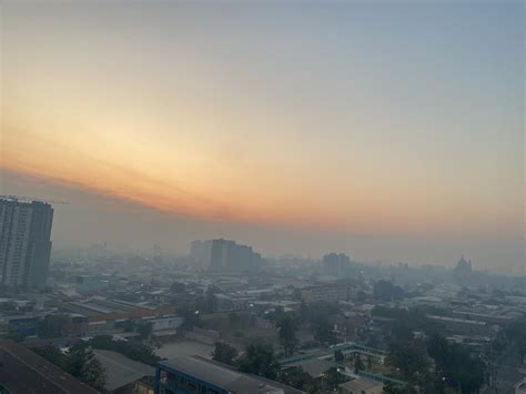 Por incendios forestales: Santiago amanece con una capa de humo