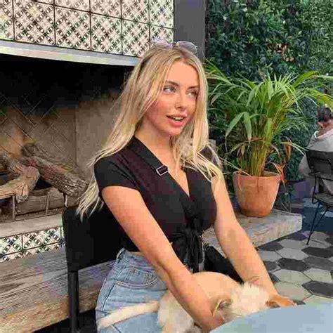 The Unexpected Support: Corinna Kopf After the Nudity Leak - 2yhu393