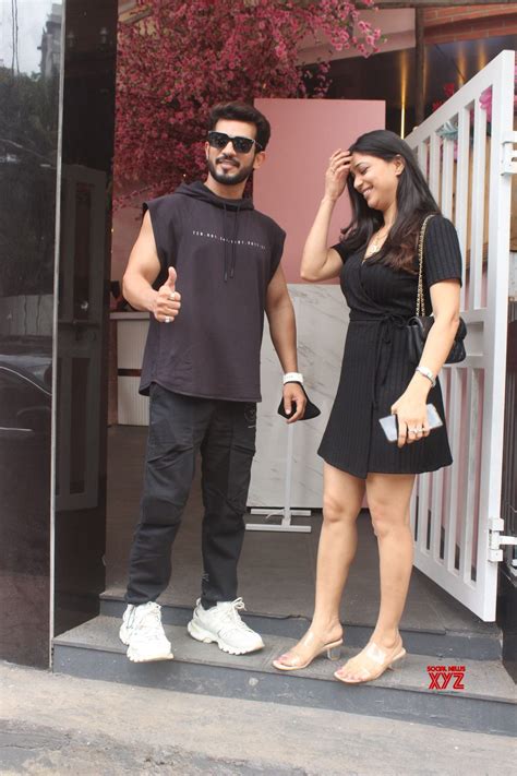 Arjun Bijlani Snapped At Pink Wasabi Juhu - Gallery - Social News XYZ
