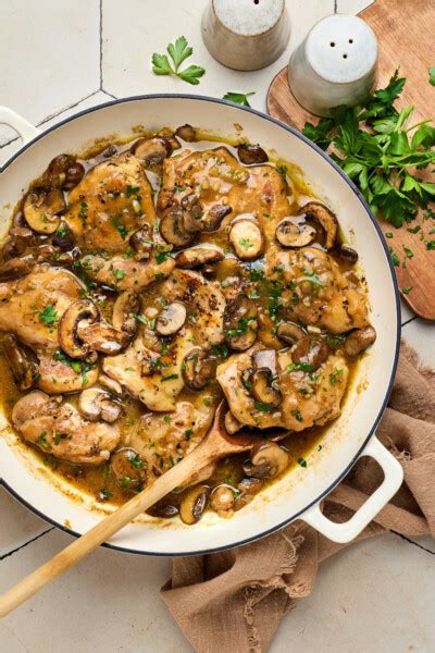 Skillet Chicken and Mushroom Wine Sauce - Healthy Little Peach