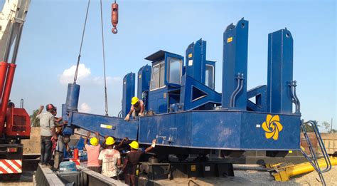 320tf 60kw 6.8m/Min Hydraulic Static Pile Driver