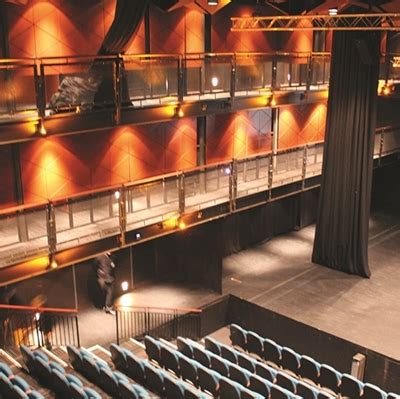 theatre queen street naylor love commercial construction