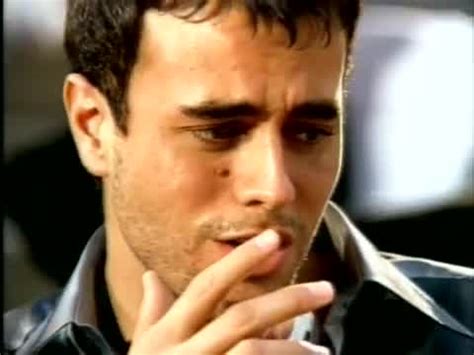 Enrique Iglesias - Nunca te olvidaré watch for free or download video