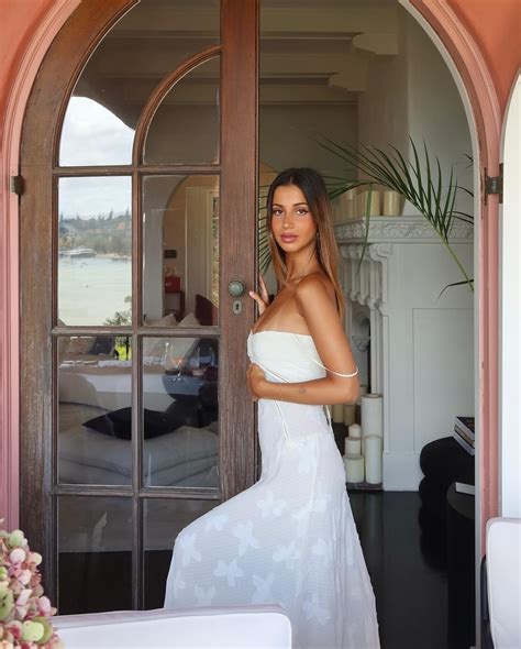 Bella Salerno (@bellasalerrno) • Instagram photos and videos