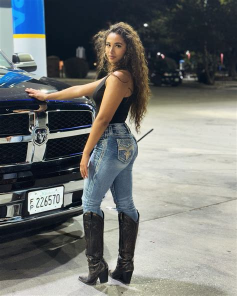 Andrea Vaquerita Porno