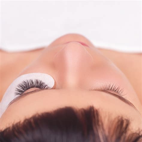 Volume Lashes | Stella Academy