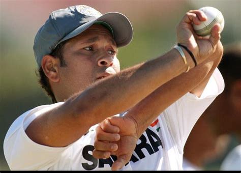 Top 5 best bowling performances of Sachin Tendulkar