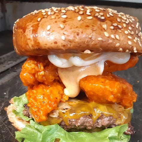Burger Legend - The True Legend. CHEESEBURGER with Buffalo... | Facebook