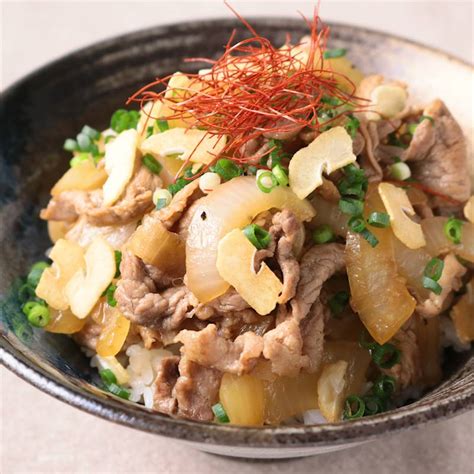 節約 玉ねぎと豚こまのポン酢丼 作り方・レシピ | クラシル
