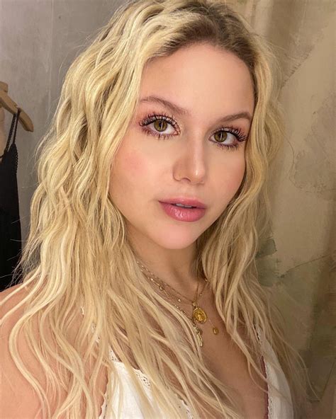 Isabella Acres Outfits & Style Photos • CelebMafia