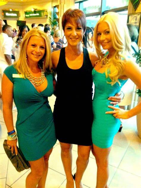 3 MILFs : r/tightdresses