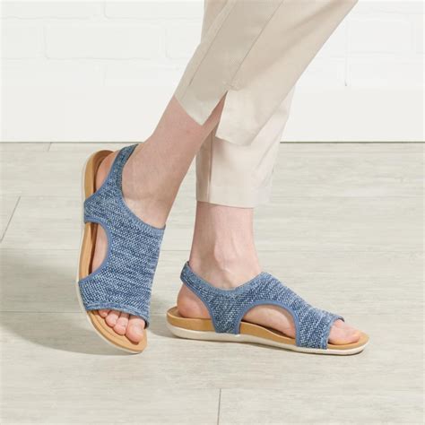 The Lightweight Memory Foam Sandals - Hammacher Schlemmer