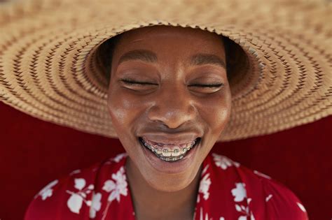 How To Floss: What Happens If You Don't FlossHelloGiggles