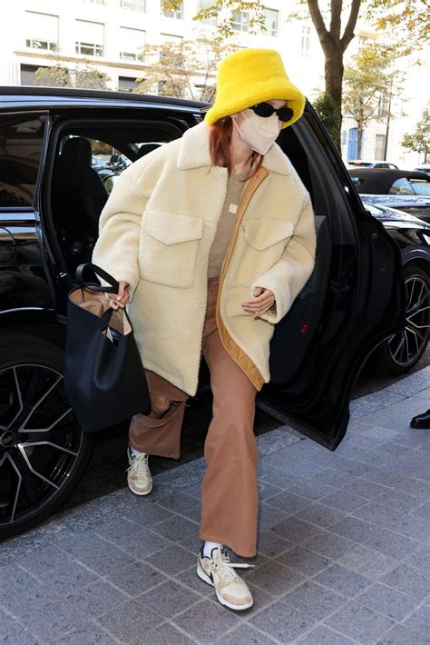 The 42 Most Naked Dresses of All Time | Gigi hadid outfits, Korean