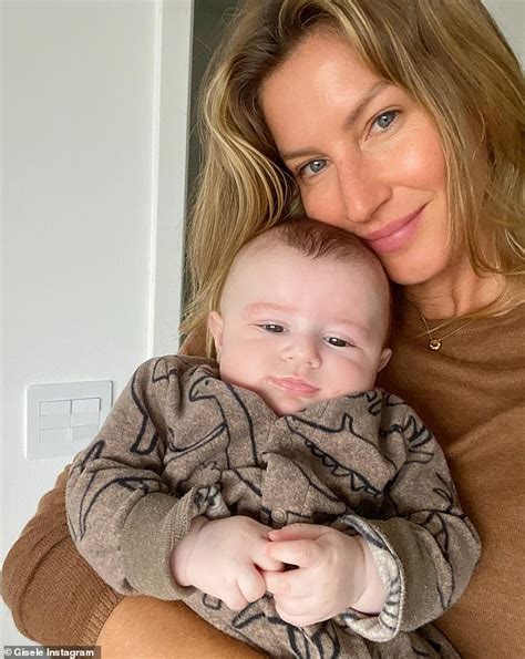 Gisele Bundchen shares VERY RARE photo with all FIVE of her stunning ...