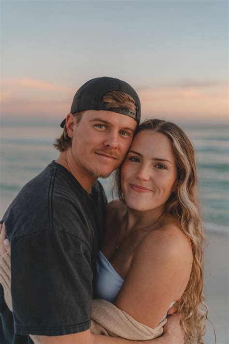 Couples Beach Photoshoot in Destin Florida — Maddie Nichole Photographer