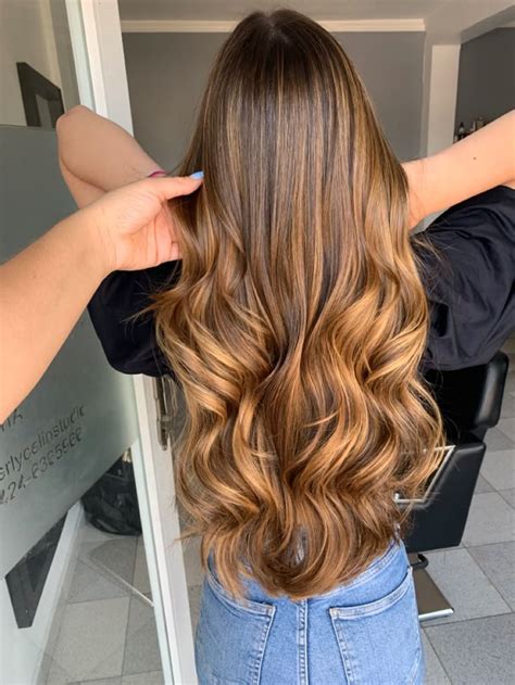 Luzes Caramelo Ou Mel - Caramel hair | Balayage dourado suave, Mechas cor mel em morenas, Luzes ...