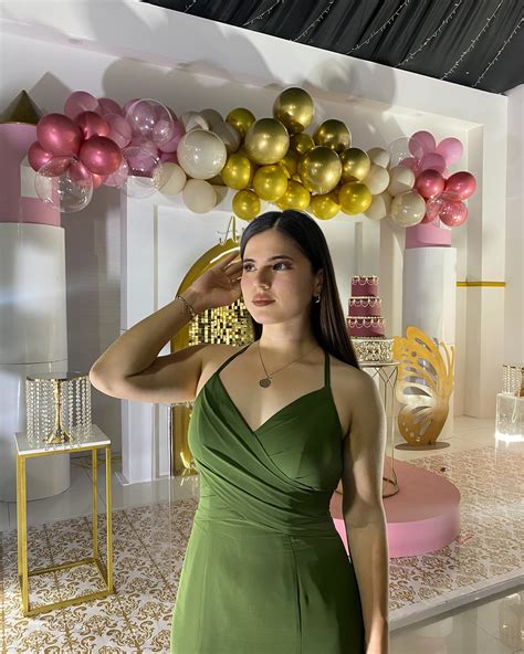 Karla Reaño Salazar (@karlita_vestidos) • Instagram photos and videos