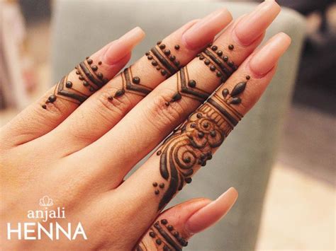 Simple Henna Finger Designs