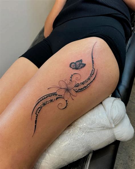 large thigh tattoo women 3