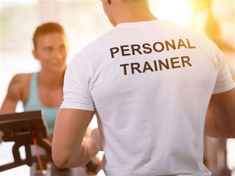 advantages  working   personal trainer fitness magazine