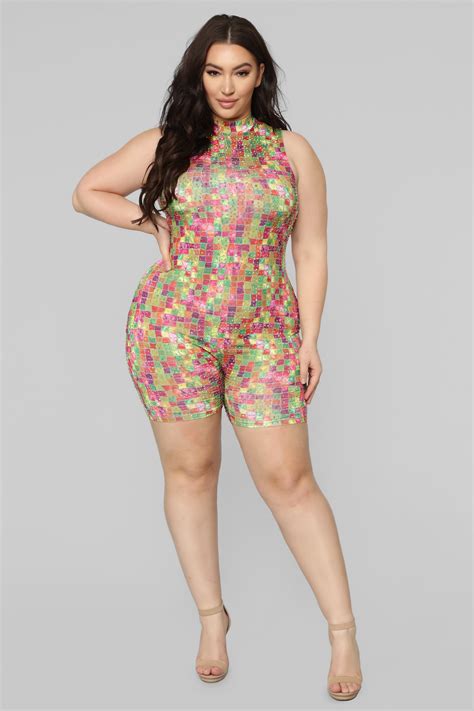 Kellee Moran | Fashion, Plus size fashion, Curvy shorts