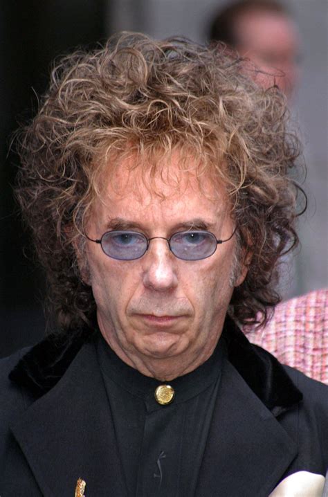 Photo : Phil Spector à la sortie du tribunal de Los Angeles, où il