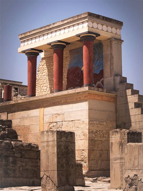 Knossos: a journey to the centre of the labyrinth | The Past