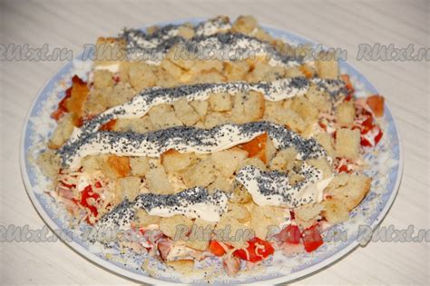 Салат с копченой курицей и помидорами - рецепт с фото