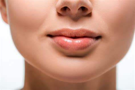 How To Get Naturally Red Lips - Beautygab.com