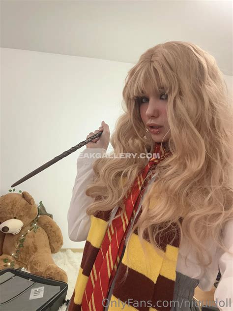 Nicoleponyxo / itsnicolexoxoxo / nicolepony / niquidoll Exclusive