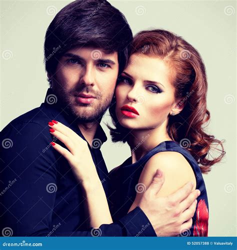 Portrait Des Couples Sexy De Charme Dans L'amour Photo stock - Image du