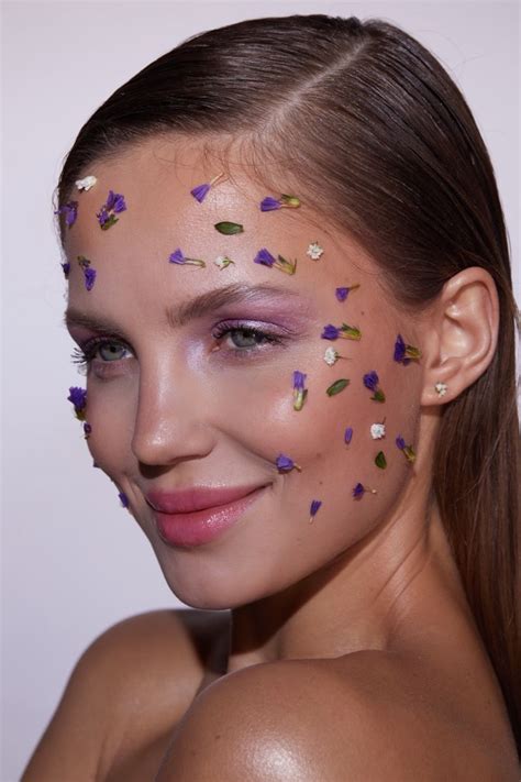 Макияж с цветами | Makeup, Hair makeup, Carnival face paint