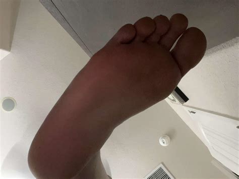 Time to put you out of your misery~~ 😝 : r/GiantessFeet