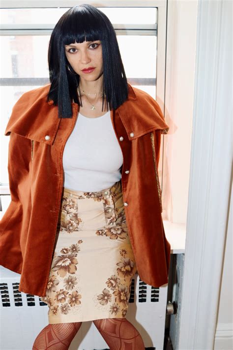 laura leezy bassist  singer  khruangbin  bare magazine