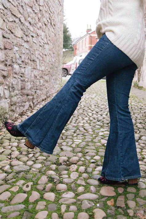 styling-flared-jeans-flares-70s-5 - Tessa Holly