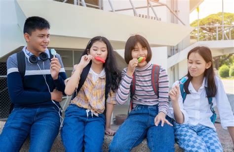 nikmatnya  es legendaris  bikin nostalgia kumpul bareng teman