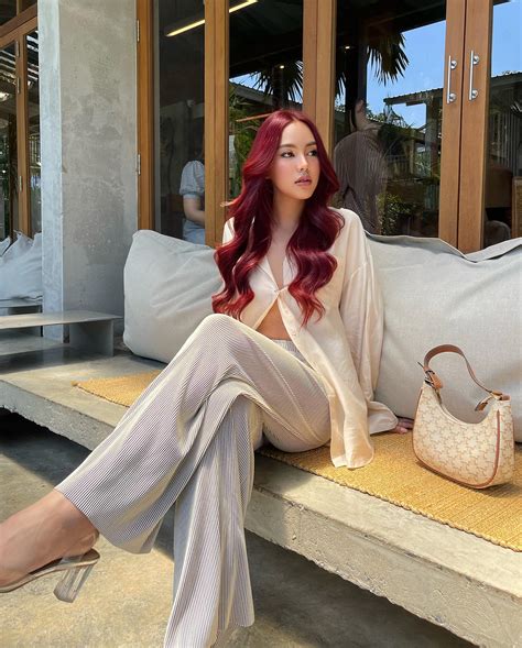 Jess Thanchaya – Most Beautiful Thailand Transgender Woman Long Red