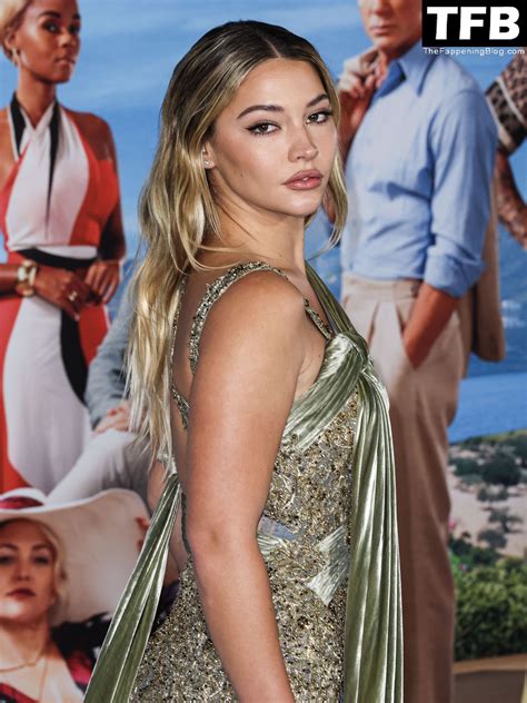 Madelyn Cline Looks Perfect at the “Glass Onion: A Knives Out Mystery