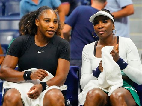 Venus Williams Ditches Serena Williams, Issues an Amusing Apology in