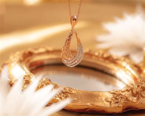 gold pendant designs