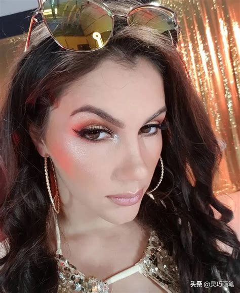 Italian actress Valentina Nappi: a cultural person in the film and