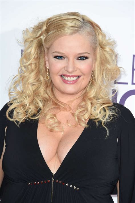 Melissa Peterman's Height & Weight: The SHOCKING Truth Revealed! Image 12