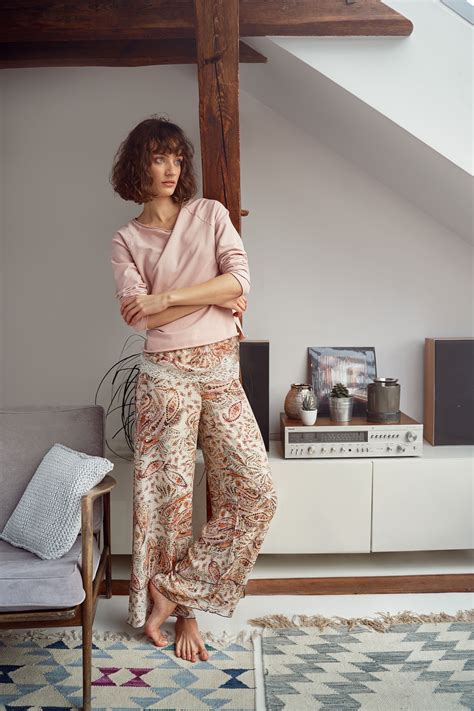 DEHA Expression Outfit | Feminine style, Bold prints, Latest trends