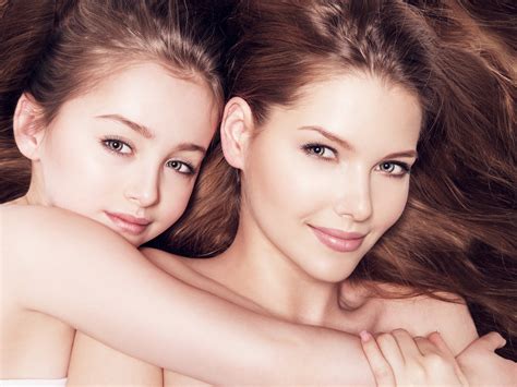 Wallpaper Mother and daughter, smile, hug 5120x2880 UHD 5K Picture, Image